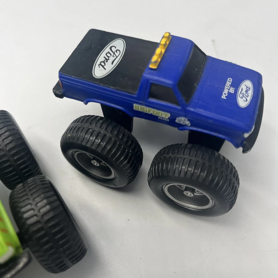 "3 Monster Truck Bigfoot McDonald's 1987 vintage juguete de plástico azul Happy Meal 3""" Foto 3 de 4