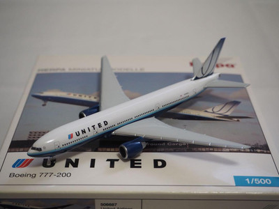 Herpa United Airlines Boeing B777-200 1/500 Rising Blue Diecast