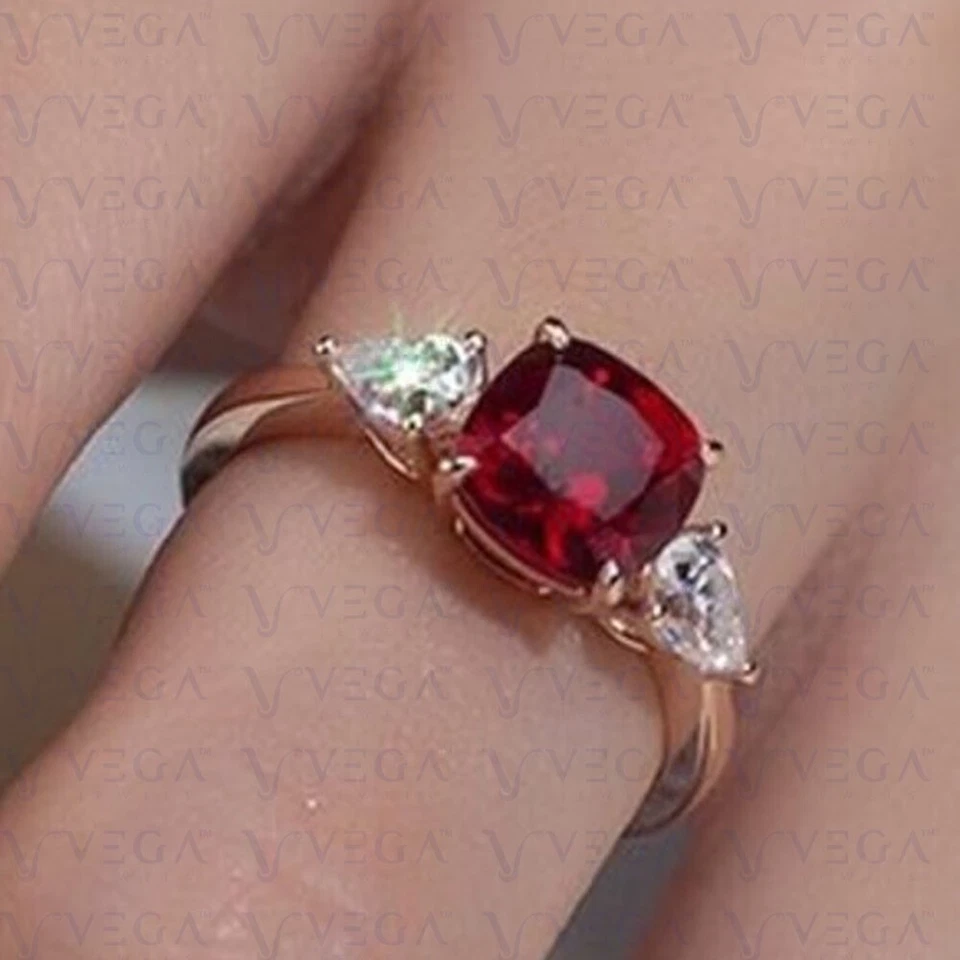 Anillo de compromiso de diamantes y rubíes naturales de corte cojín de 2,50 quilates de oro rosa macizo de 14 quilates Foto 4 de 4