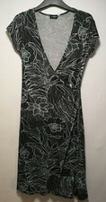 C.M.D Black and White Floral Wrap Style A-Line Dress - Size Small (268)