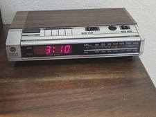General Electric AM/FM Clock Radio model 7-4634B Vintage Snooze Music / Alarm