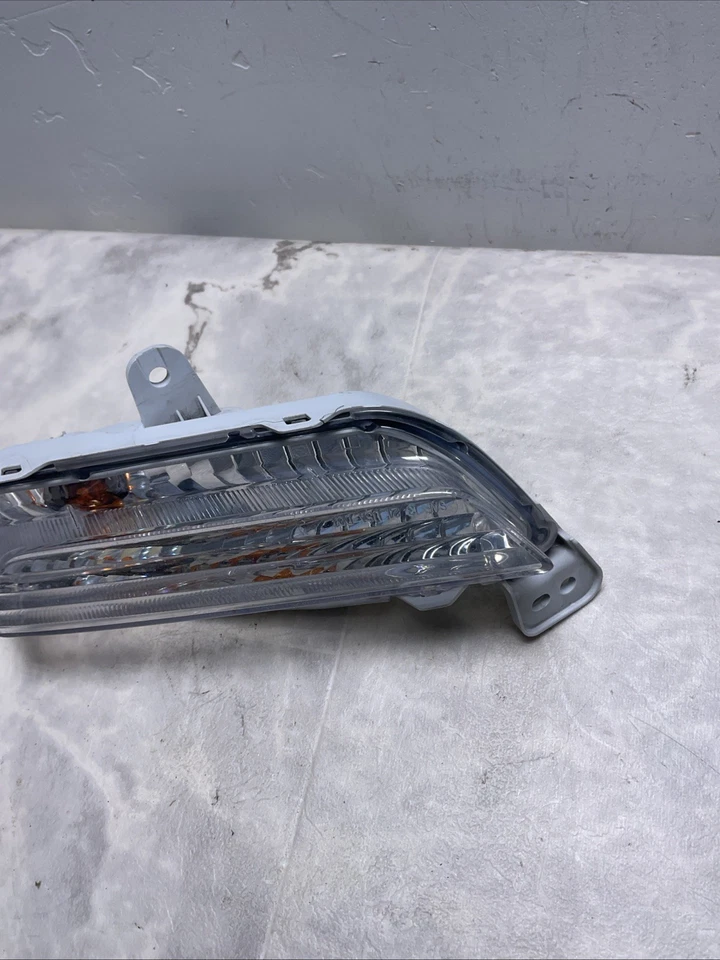 Luz intermitente estacionamiento conductor Honda Passport 2022-2024 33350-T6Z-A31 OEM 9064 Foto 2 de 4