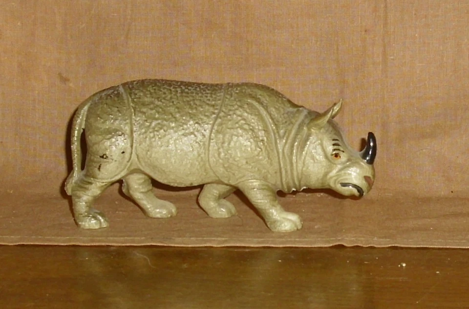 Zelluloid-Nashorn-unbespielt-uralt-Zustand 1-2 - Bild 2 von 4