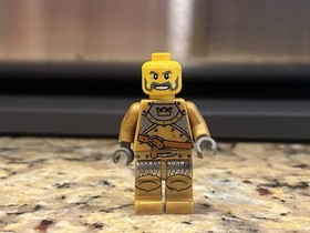 LEGO Castle Gold Knight cas415 Fantasy Era 7079 Minifigure Incomplete