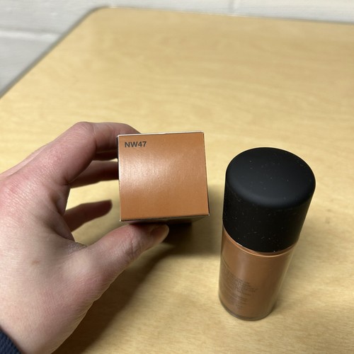 MAC Studio Fix Fluid Foundation SPF15 NW47 Full Size 1oz / 30ml New In Box - Picture 4 of 6