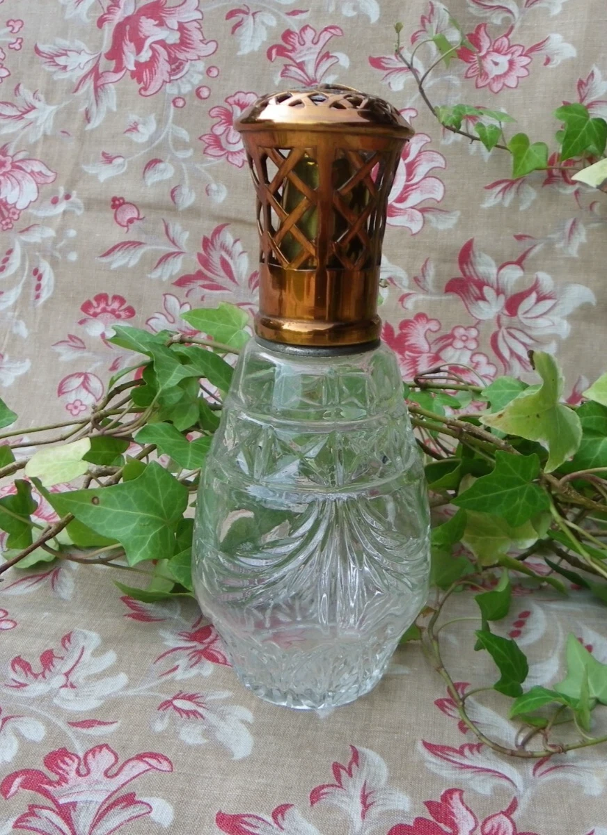 Ancienne Lampe Berger En Porcelaine Française - Magnifique Décor De Roses - état D'usage