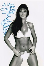 CAROLINE MUNRO signed Autogramm 20x30cm JAMES BOND in Person autograph COA