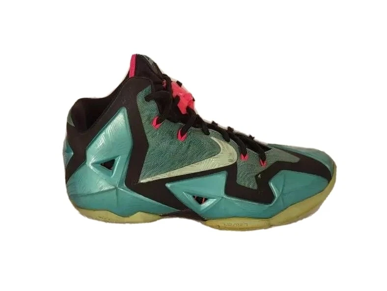 Nike Lebron 11 Flywire Basketball Shoes 616175 330 Lace Up Men s Size 8M Mid Top