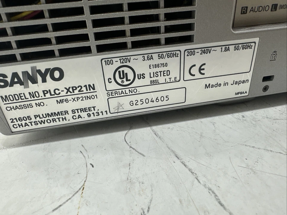 Sanyo PLC-XP21N Pro xtraX High Multimedia Projector 2500 Lumens - Image 4 of 4
