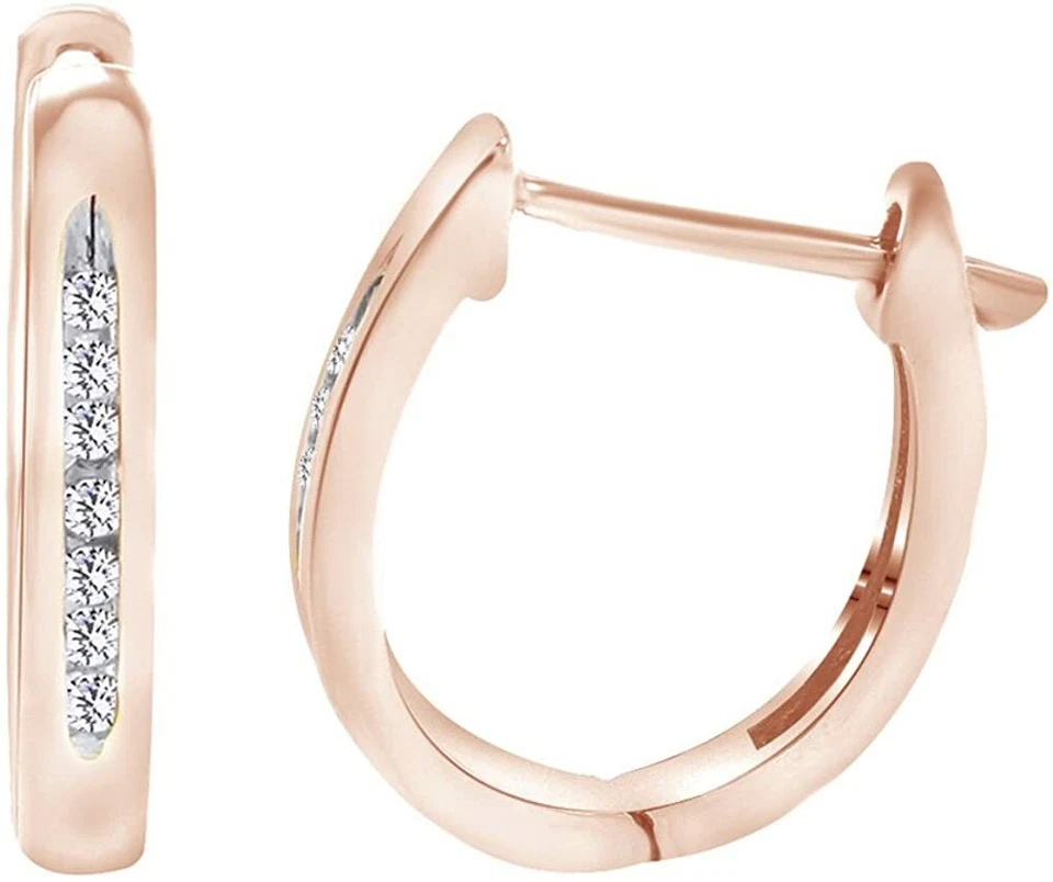 Aretes tipo argolla Huggies de diamantes naturales blancos de corte redondo en oro macizo de 10 quilates (0,1 quilates) Foto 2 de 2