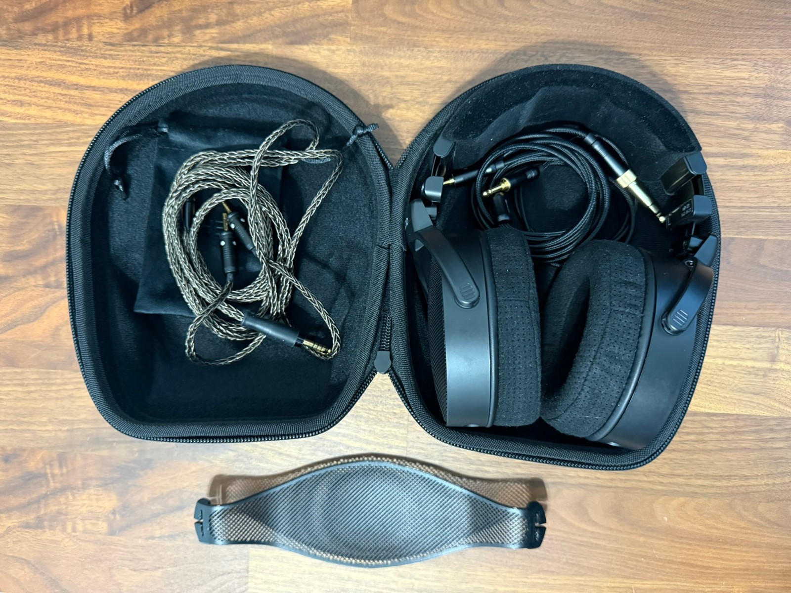 HEDD Audio HEDDphone D1 with Capra Comfort Strap, 4.4mm Balanced Cable, Case
