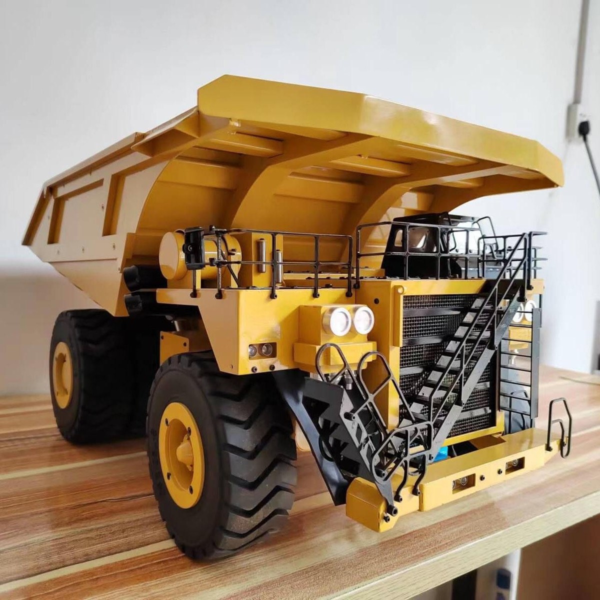 キャタピラー建機　CAT 793D Mining Truck 1/50 793 Mining Trucks | Cat | Caterpillar