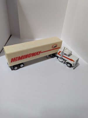 Vintage YATMING White 80s Kenworth Semi Truck & ''HEMINGWAY'' Die Cast 