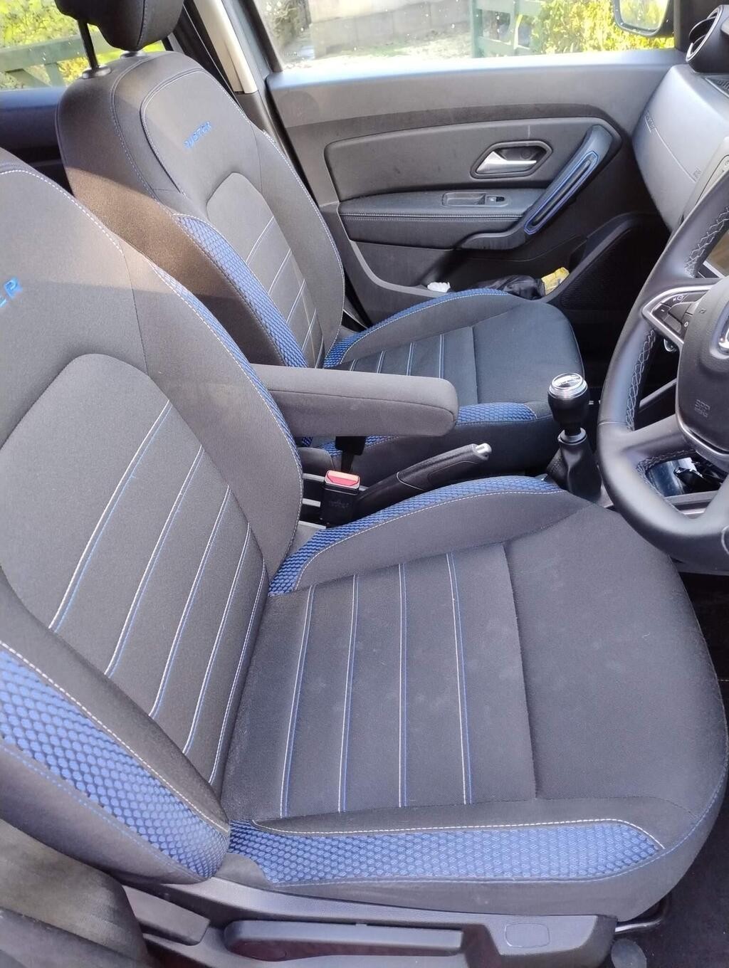 2021 Dacia Duster, photograph 7