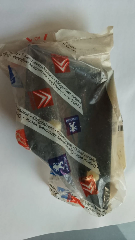 Acabamento de arco traseiro genuíno Peugeot Partner – OEM 9634563177 – Novo em folha - Imagem 4 de 4