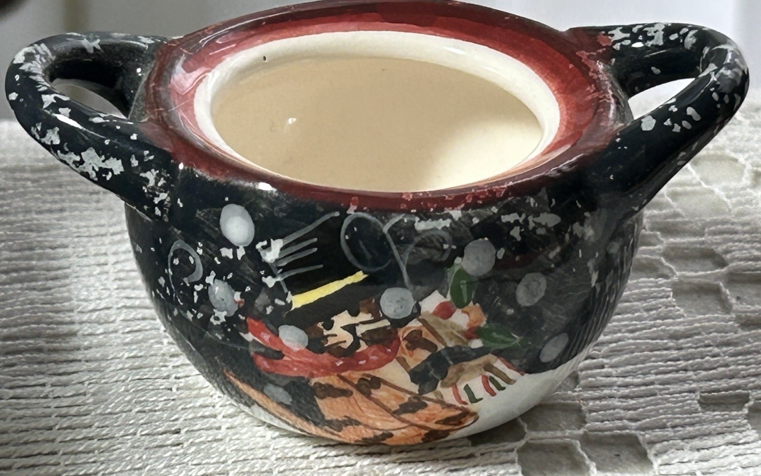 как выглядит Vtg Creativity Yours Gift Design Inc Cats Sledding Playing In Snow Mini Dish фото