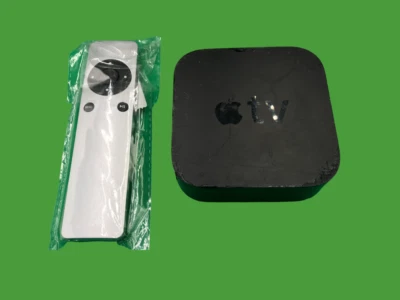 Apple TV 4. Gen Media-Streamer A1625, Schwarz, Mit Fernbedienung & HDMI-Kabel - Bild 1 von 3