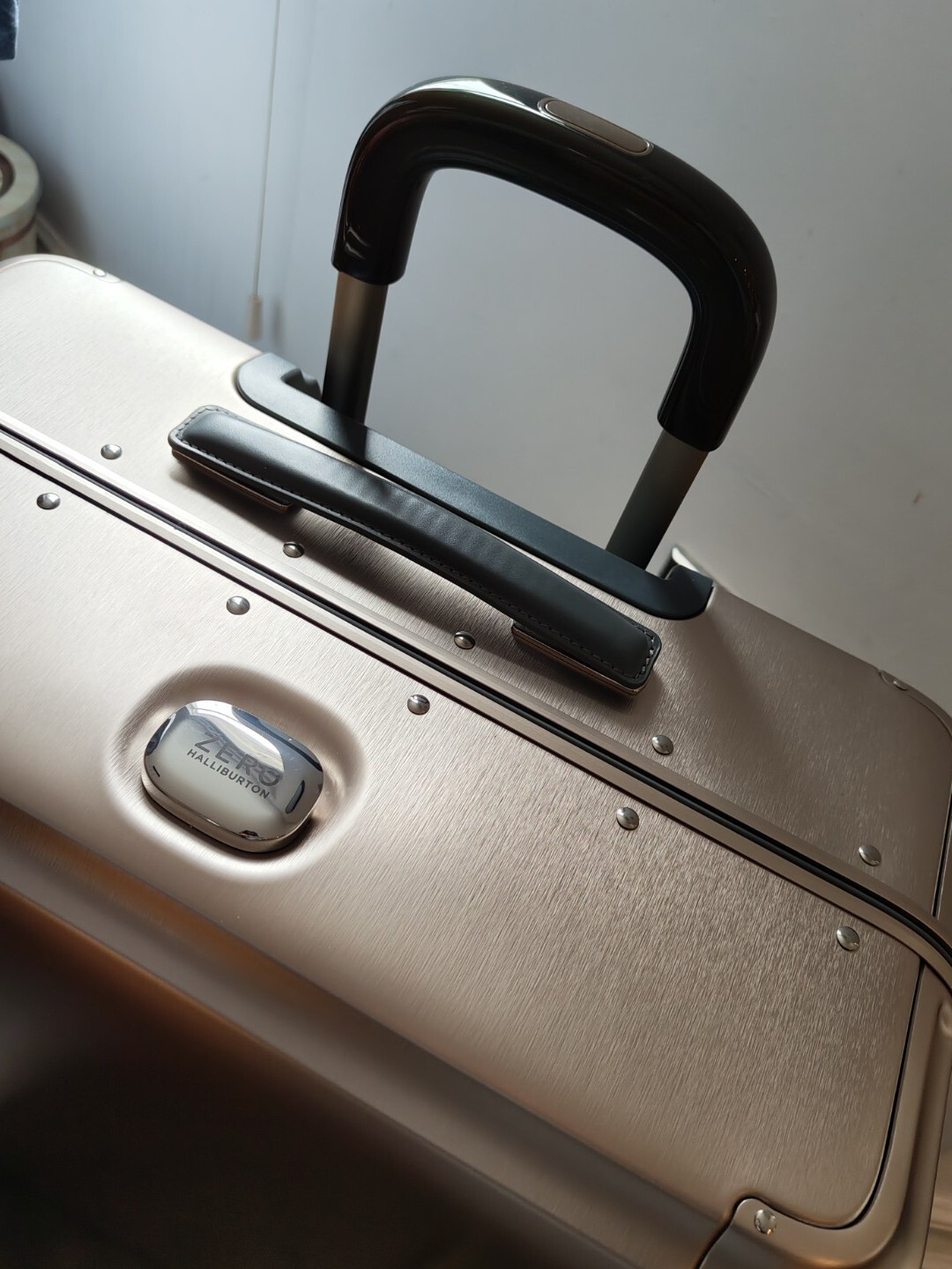 Zero Halliburton ZH Check in Luggage 30 Large Suitcase eBay