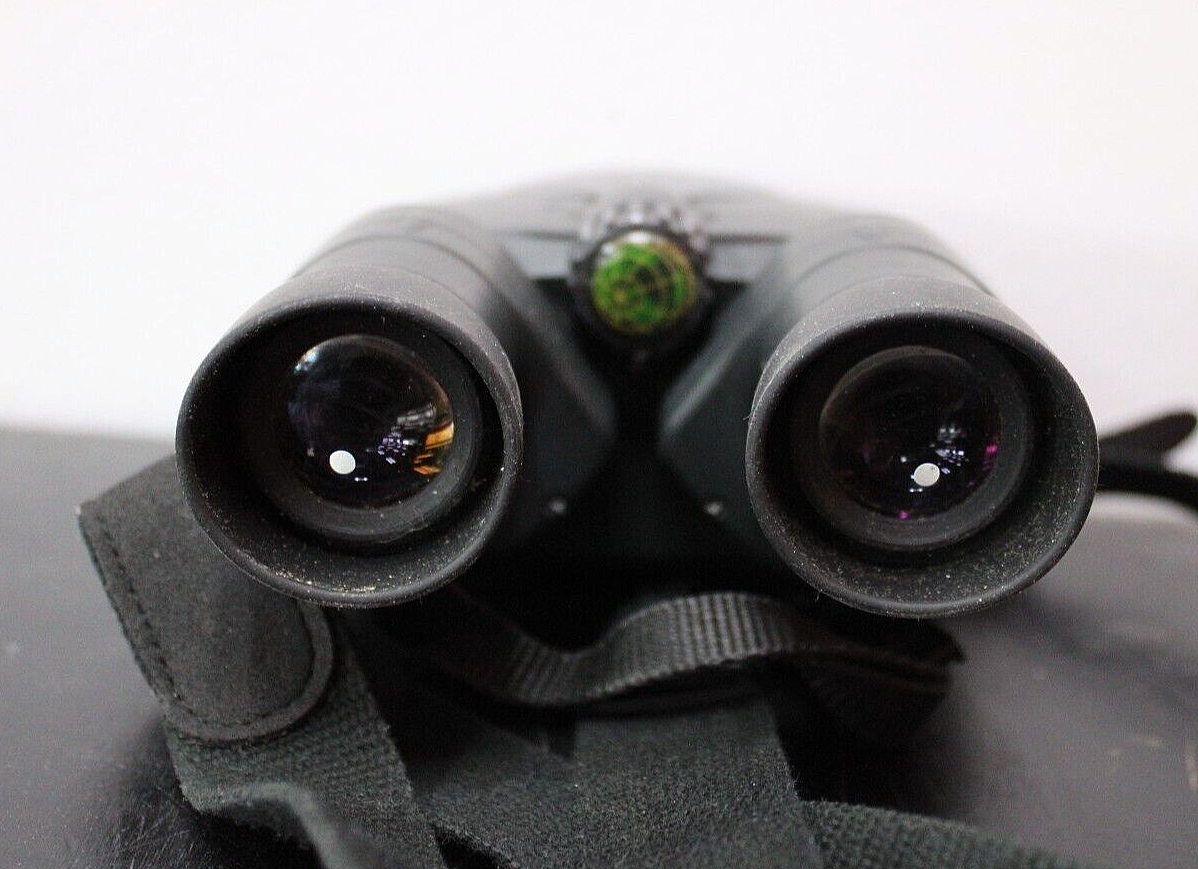 Canon 10x30 IS Binoculars Image Stabilizer with Strap and Canon 10x30 IS Binoculars Image Stabilizer with Strap and