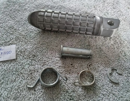 Kawasaki ZZR 1100 Left Rear Footpeg - Picture 10 of 11