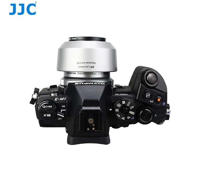 Pantalla para parasol plateada JJC para lente Olympus M.ZUIKO DIGITAL 45 mm 1:1,8 como LH-40B Foto 4 de 4