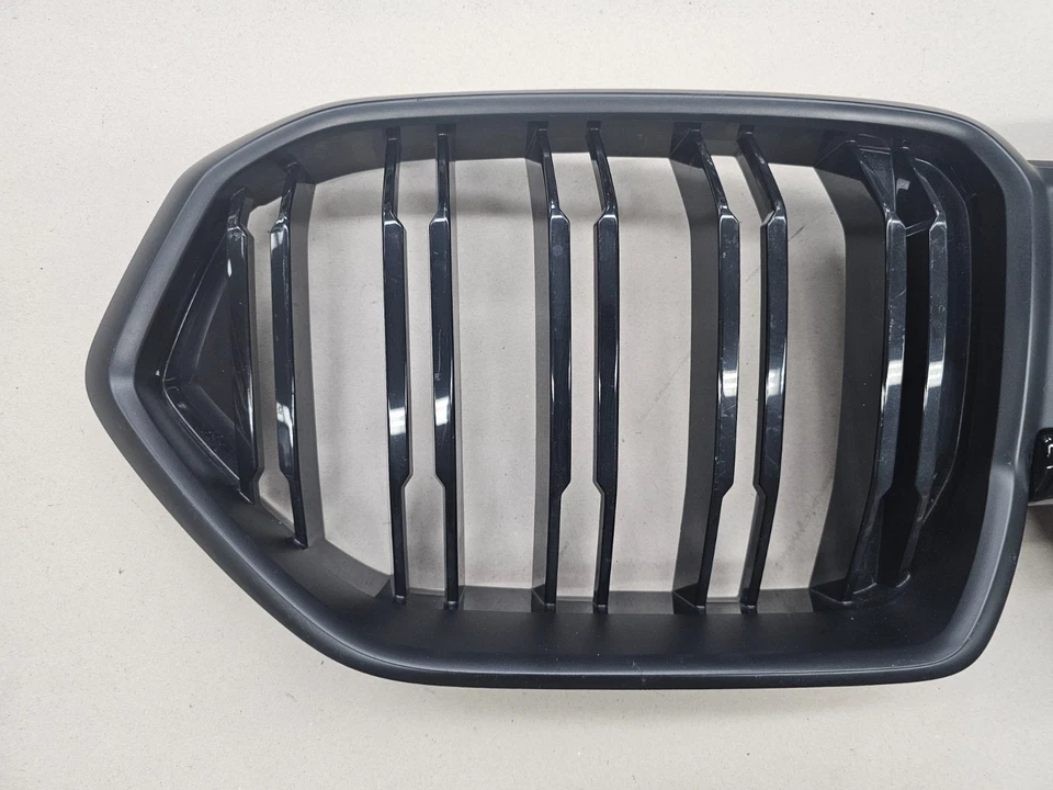 BMW X6M X6 F96 G06 Front Bumper Center Grille Assembly 2024 2025 OEM - Image 2 of 4