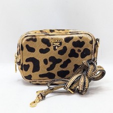 Mini borsa a tracolla Prada Harako Leopard in pelle con logo beige oro 7/G au...