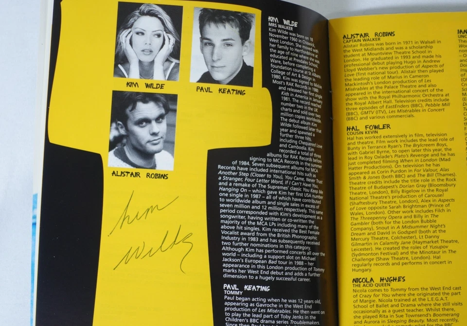 Libro del programa de teatro The Who's Tommy Musical 1996 firmado por Pete Townsend Kim Wilde Foto 3 de 4