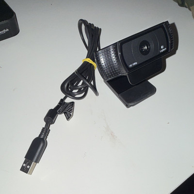 Logitech C920 1080p HD 30fps USB Plug and Play - Webcam Black VU0028