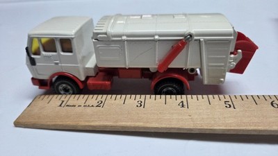 SIKU Mercedes-Benz 2232 Diecast 2511 Garbage Truck Mullwagen White Red Model