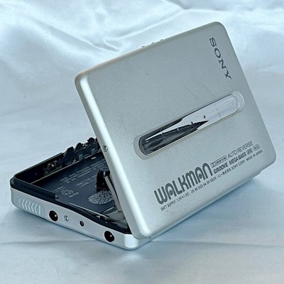 SONY WM-EX677 1999 Silver Walkman Vintage Cassette Player Made in