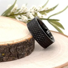 9mm Unisex Tungsten Ring with Diamond-Cut Pattern and Polished Finish Band