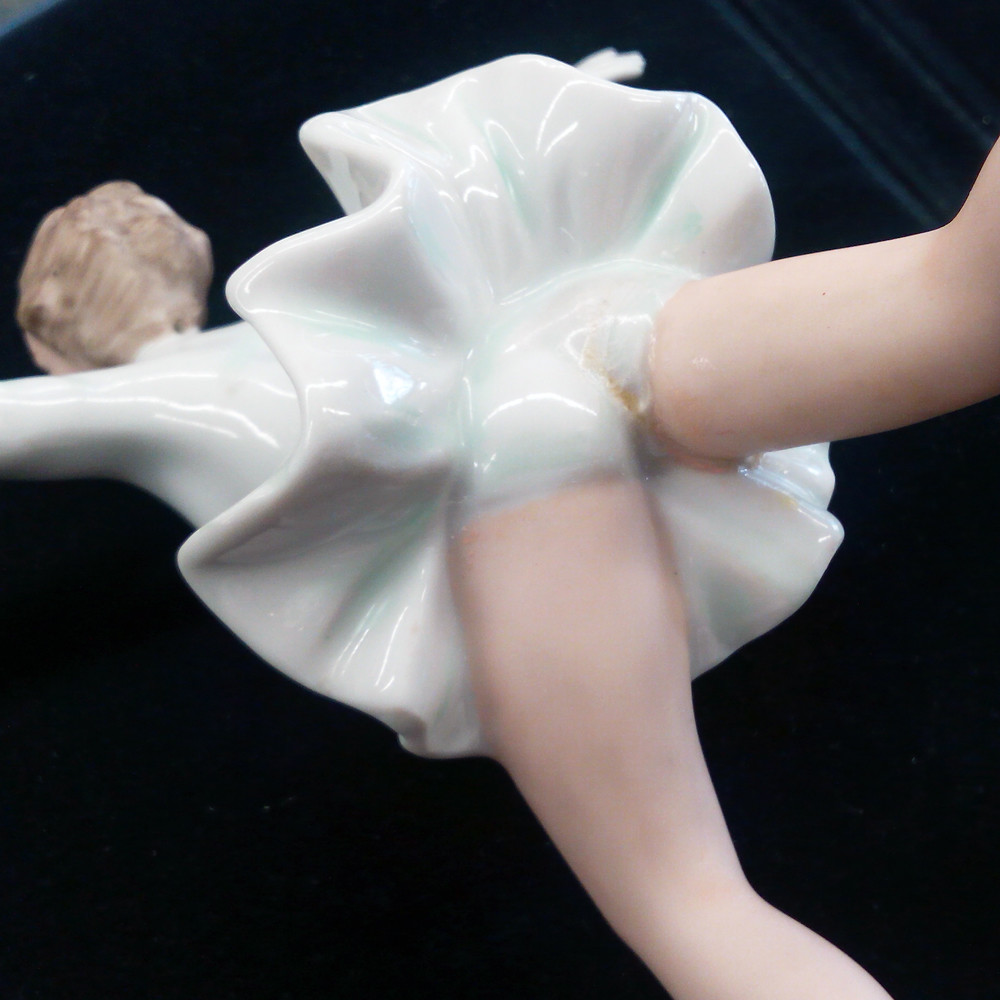 ICE SKATER Figurine Wallendorf REPAIRED 6.75 ICE SKATER Figurine Wallendorf REPAIRED 6.75