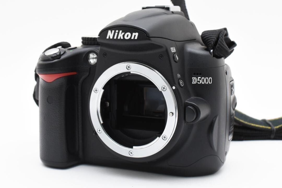 ❣初心者さんにぴったり❣Nikon D5000❣美品❣一眼レフ❣ ✨美品・軽量✨初心者オススメ✨Nikon ニコン D5000 一眼レフ