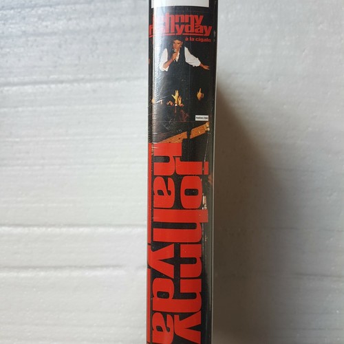 JOHNNY HALLYDAY ( VHS NEUVE ) ♦ A LA CIGALE (2 INEDITS) ♦ - Photo 3/3