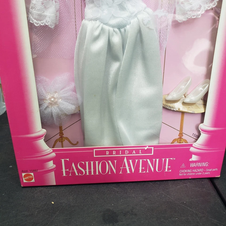 Barbie Fashion Avenue Bridal White Gown W Lace Bows 1996 NEW #15897 - Image 4 of 4