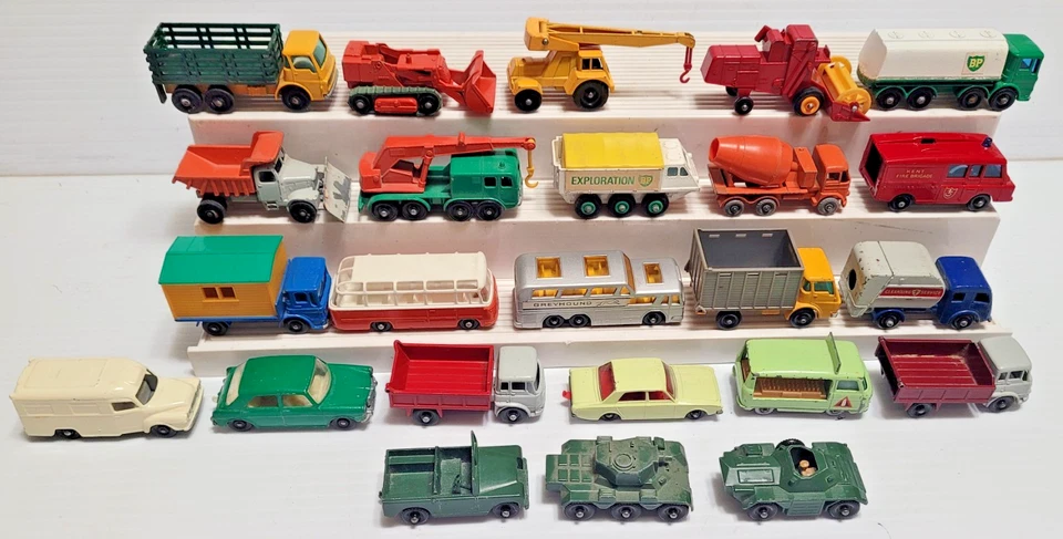 КОЛЛЕКЦИОННЫЙ МИНИ-ЧЕХОЛ MATCHBOX LESNEY С 24 ТРАНСПОРТНЫМИ СРЕДСТВАМИ - Изображение 3 из 4