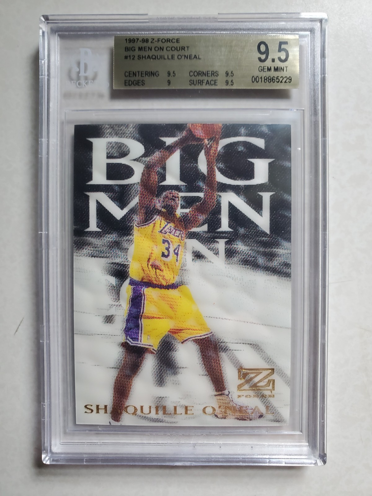 1997-98 Skybox Z-Force - Big Men on Court Shaquille O'Neal #12 BGS 9.5