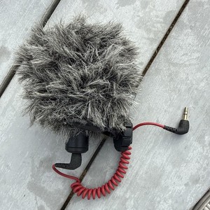RØDE Videomicro Ultra-Compact On-Camera Shotgun Microphone RODE