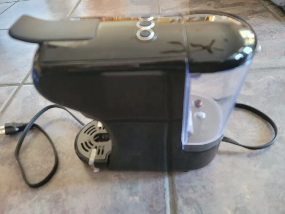 Frigidaire ECMN103-BLACK Multicapsule Compatible Espresso And Coffee Maker - Image 3 of 4