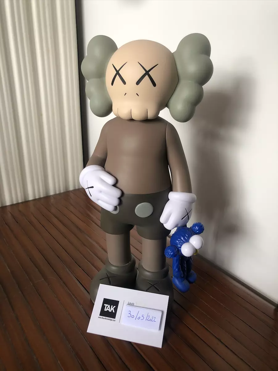 KAWS SHARE. 12.5 VINYL FIGURE. BROWN VARIANT. MEDICOM TOY 2020