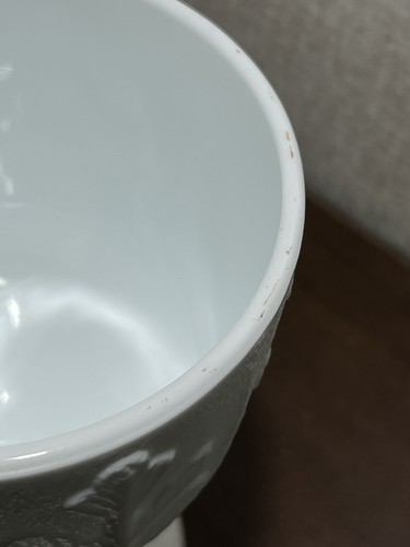 Vintage FTD 1975 White Milk Glass Oak Leaf Footed Compote Bowl - Picture 4 of 8