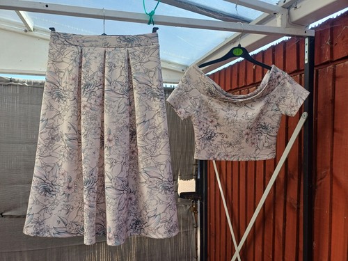 MISS SELFRIDGE FLORAL PATTERN SKIRT & SHORT SLEEVE CROP TOP SIZE 8 - Picture 4 of 4