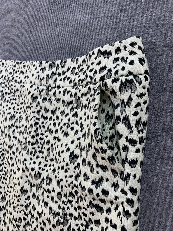 Minifalda forrada con estampado de leopardo Loft con bolsillos XL Mob Wife Glam Event Baddie  Foto 2 de 4