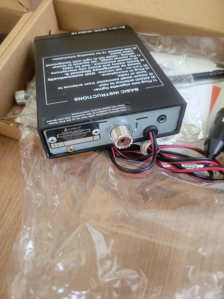 Cobra 10 Ultra CB 2 Way Mobile 40 Channel Model 10ULTRA-A With Mic + Antenna - Image 3 of 4