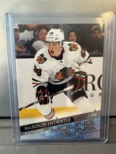 2020-21 Upper Deck Young Guns Rookie MacKenzie Entwistle #471 Chicago Blackhawks