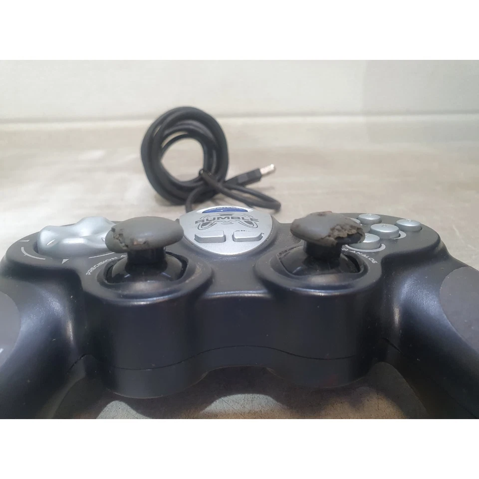 Saitek Rumble P2500 Analog Gaming Controller Black Wired USB Handheld Ergonomic - Image 4 of 4