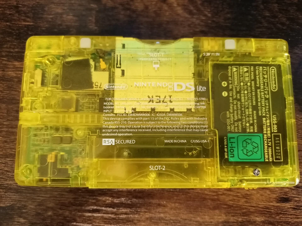 Consola portátil Nintendo DS Lite - Transparente amarillo relámpago - ¡100% funcionando! Foto 3 de 3
