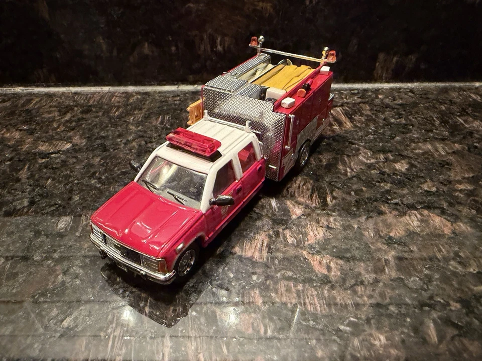 NEW! Code 3 Custom Los Angeles City Fire Department Rescue Squad Brush Engine - Image 2 of 4