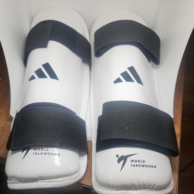 Adidas WTF Shin Protectors/Gaurds Size Medium Martial Arts Karate Taekwondo M